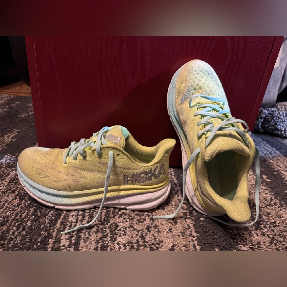 Hoka shoes Clifton 8